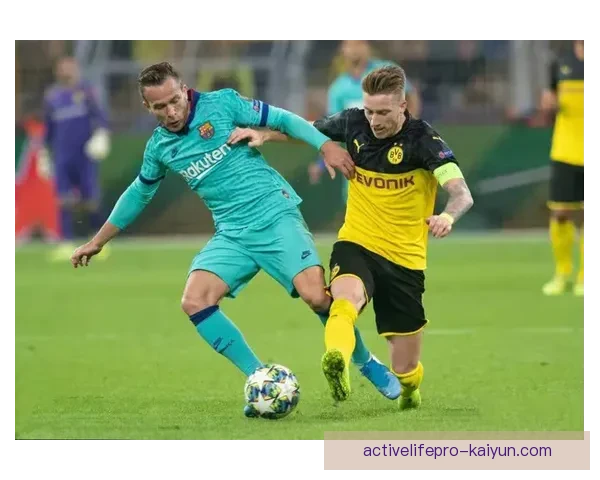 张琳芃技术特点分析：在防守和组织进攻方面均表现稳健，传球视野广泛。